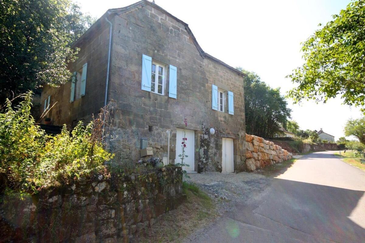 Maison De Vacances A Lissac-Sur-Couze Экстерьер фото